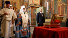 Putin u rat šalje i kosti svetaca: Ostaci slavnog kneza stigle ruskim vojnicima na bojište