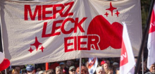 Zehntausende Menschen demonstrieren gegen Sozialabbau