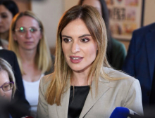 Đurđević Stamenkovski u Vlasotincu predstavila Zakon o roditeljima negovateljima: Niko ne traži platu da bude majka, ovo je način da vas država zaštiti (video)