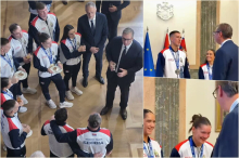 OVO NISTE MOGLI DA VIDITE NA TELEVIZIJI! Kako izgleda druženje boksera s predsednikom Srbije kad se 