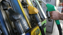 Ip fissa un tetto ai prezzi del carburante. Parte l’effetto traino dopo la mossa di Eni