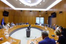 Odbor DZ-ja bo obravnaval predlog zakona o skladu za redke bolezni
