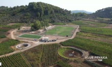 Zašto je teren ovoga kluba usred vinograda? Saznajte u srijedu na MAXSportu