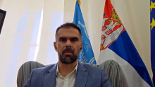 GRADONAČELNIK NOVOG SADA ŽARKO MIĆIN OTKRIO SKANDALOZNO PONAŠANJE BLOKADERA Vređao i pretio zaposlenima i ženama u Hercegovačkoj kući; Evo zbog čega su upućene