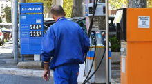Caro carburanti, il governo chiude a nuovi aiuti. Meloni spinge per il sì di Q8