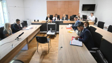 PRATITE UŽIVO Traje ročište oko štrajka radnika u Holdingu