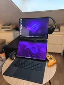 Test ASUS ROG Zephyrus DUO (2026): 8000 € za dva OLED zaslona in RTX 5090?