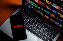 Film inspirisan istinitim događajima za četiri dana stigao do prvog mesta na Netfliksu: Kritičari ga ne štede