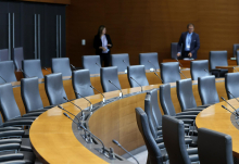 DZ bo obravnaval predloga o skladu za redke bolezni in znižanju marž trgovcem z gorivi