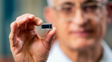Intel razvija procesorje z vgrajenimi diodami MicroLED