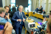 V norveškem parlamentu zaslišujejo ministre zaradi povezav z Epsteinom