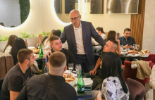 VUČEVIĆ POSETIO SMEDEREVSKU PALANKU I AZANJU: Verujem u Srbiju koja radi i stvara, koja poštuje trud vrednih ljudi i daje im priliku da napreduju