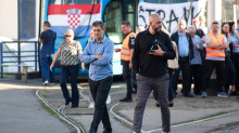 FOTO Pogledajte atmosferu na Remizi: U ZET-u pregovori. Stigli su i odvjetnici sindikata