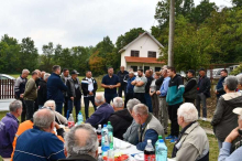 NEKADA SMO U SELU IMALI SAMO 5 SIJALICA! A sad 12 kilometara ulične rasvete! Velika ulaganja u Viljušu kod Čačka, asfaltira se ključna deonica