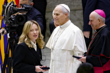 Premier Janša se bo prihodnji teden srečal s papežem in italijansko premierko Meloni