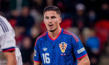 Vatreni za 26. rođendan dobio tortu i prigodnu 'prijetnju': ‘Ne počneš li zabijati, brzo ćeš na tribini navijati‘