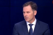STUDENTSKA LISTA NIJE SMELA NIKOG DA POŠALJE NA DEBATU! Nemaju šta da ponude građanima, Mali ih raskrinkao: Politika im je SMANJENJE PLATA I KRAH DINARA (VIDEO)