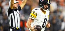 NFL: Aaron Rodgers und Trainer Mike McCarty schreien sich auf dem Spielfeld an
