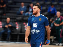 Najhuje potrjeno: Mike James operiran, sezone je zanj konec