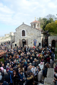 Mnogi Srbi prave grešku sa svetom vodicom, a to ni ne znaju: Samo ako ovo uradite sa njom nećete napraviti greh