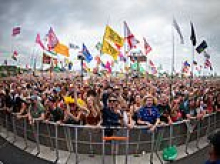 Glastonbury tickets sell out in just 42 minutes as hundreds of thousands rush to get their spot at next year's festival