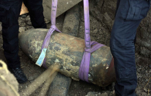 POGLEDAJTE TRENUTAK EKSPLOZIJE! Ovako je uništena nemačka bomba u Beogradu iz aprila 1941! Teška četvrt tone sa 130 kg eksploziva (VIDEO)