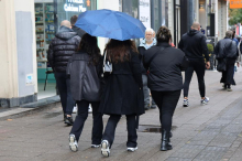 TAČNO OVOG DATUMA ZAVRŠAVA SE MIHOLJSKO LETO! Stiže drastičan preokret i pad temperature za 10 stepeni, a meteorolog otkrio i kada pada PRVI SNEG! 