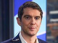 Fox News star wounded in Ukraine now accused of ignoring urgent warnings before strike killed two colleagues… as slain producer's parents seek massive payout