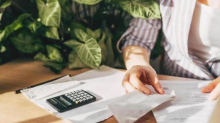 Istat, cala il potere di acquisto delle famiglie e aumenta la pressione fiscale