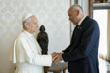 Srečanje premierja Janše s papežem Leonom XIV., popoldne še z italijansko premierko Meloni