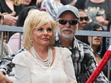 Scandal-plagued Jim Bakker, who built a television empire with ex-wife Tammy Faye, dies at 86