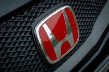 Honda želi tovornjake polniti kar med vožnjo