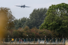 Trump potrdil, da so ZDA bombnike iz britanskega oporišča Fairford umaknile zaradi groženj