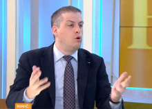 BLOKADERSKI SNOBIZAM DOSEGAO DNO! Advokat Ninić vređao građane OPET PO FIZIONOMIJI, šokirao čak i voditeljku Nove: 