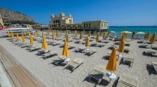 Le corporazioni non muoiono mai: dalle gilde medievali ai nostri balneari di Ostia