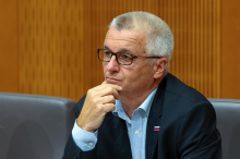 Rado Gladek: Državljane bi vprašali o 