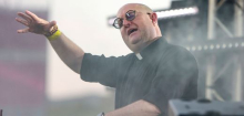 Padre Guilherme: Katholischer Priester in den Top 100 von »DJ Mag«