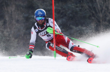 Marco Schwarz povsem prečrtal slalom, Mikaela Shiffrin delno