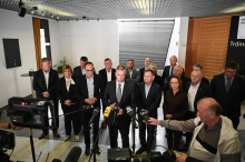 Župani občin, kjer živijo Romi, so se z ministrom Matozom dogovorili za povečano prisotnost policije