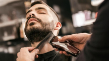 Cura di barba e capelli tra le spese più importanti per gli italiani