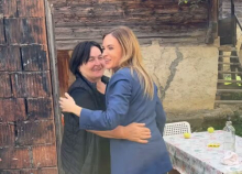 Đurđević Stamenkovski u novovaroškom kraju - dobila je poziv koji se ne odbija: Izašli smo da zabeležimo stare kuće, pa nas meštani svratiše na kafu i rakiju