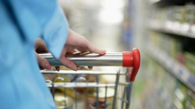 Acquisti più frequenti ma con importi ridotti: così cambia il carrello della spesa degli italiani