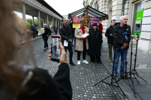 Nevladniki ob referendumu svarijo pred 