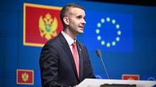 CRNOGORCI POČELI DA HAPSE RUSE: Za premijera Spajića to je 