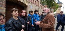 Sachsen-Anhalt: Menschenkette verhindert Teilnahme von AfD-Politiker Tillschneider an Halle-Gedenken