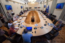 Sindikati in delodajalci se strinjajo, naj bo uskladitev dohodninske lestvice višja od predlagane