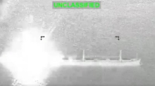 VIDEO Američki avion raketom pogodio brod u Omanskom zaljevu, htjeli probiti blokadu