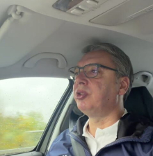 VUČIĆ ŠKODOM KRENUO U ZRENJANIN NA SKUP U 12 SATI Pojačaće se pritisak na Srbiju da uvede sankcije Rusiji, zato je važan vaš izbor - ljudI koji mogu da izdrže!