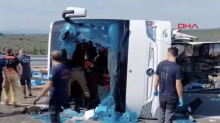 Užas u Turskoj: Bus se prevrnuo nakon sudara s kamionom, najmanje 11 ljudi poginulo