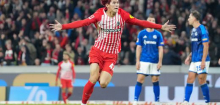 Fußball-Bundesliga: SC Freiburg siegt gegen FC Schalke 04 und ist Tabellenführer